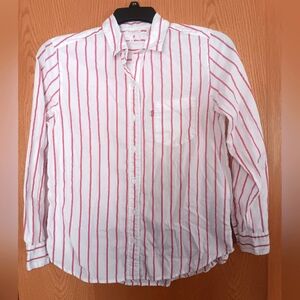 Men's size small,  Levi's button front shirt